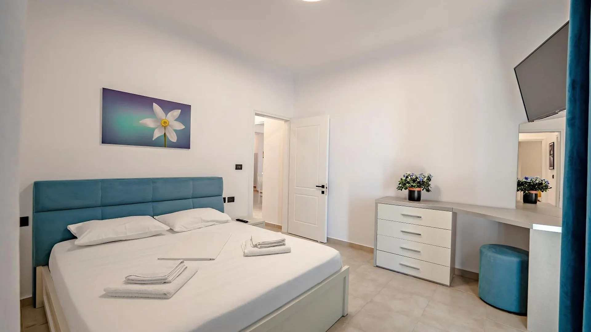 Sunny Apts ساراندا