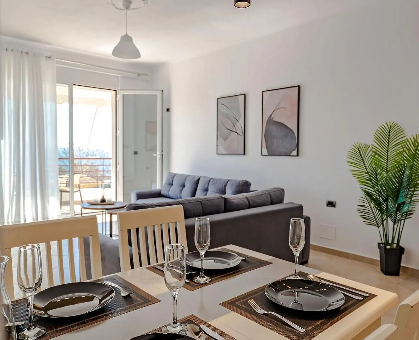 Sunny Apts ساراندا