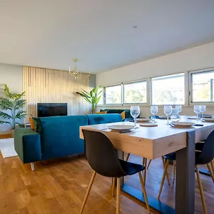 https://atlas-elix-vue-sur-les-remparts-climatisation-terrasse.fr-provencehotel.com
