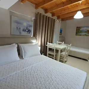 Otel Alvin &, Saranda