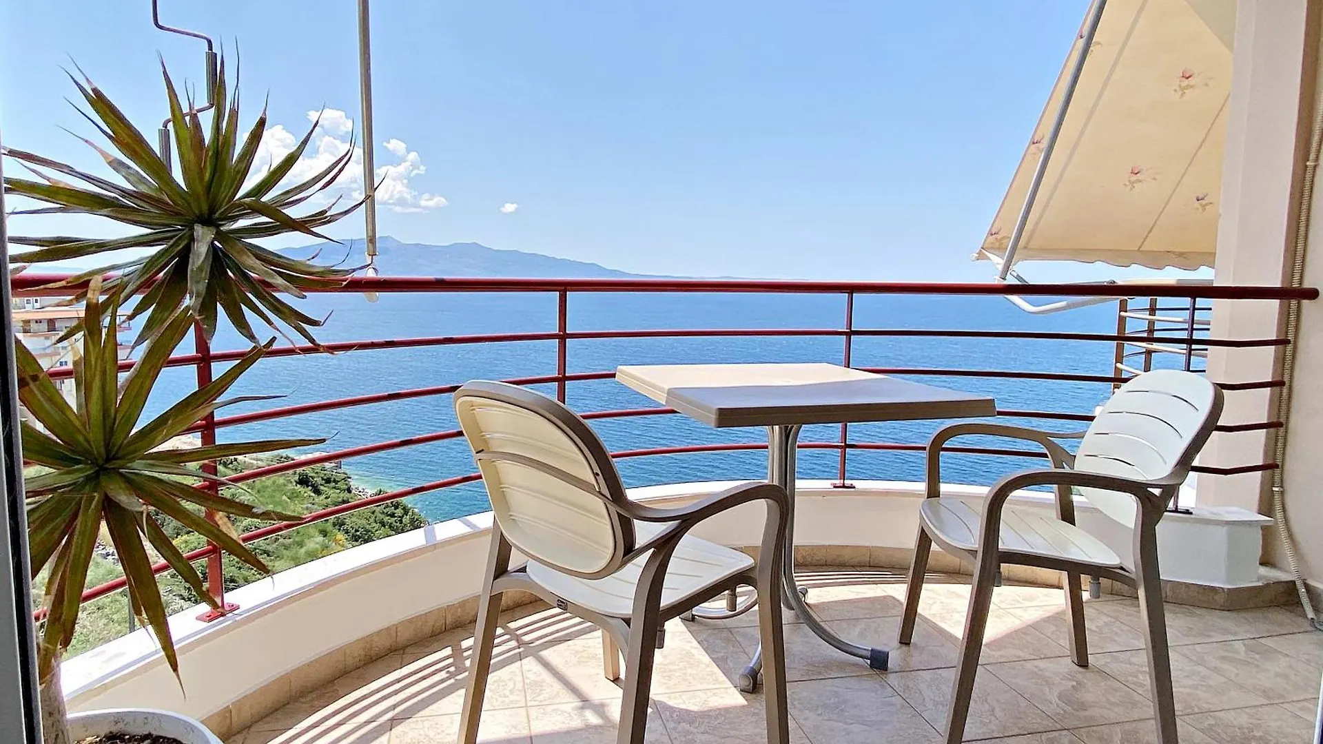 Sunny Apts Σαράντα