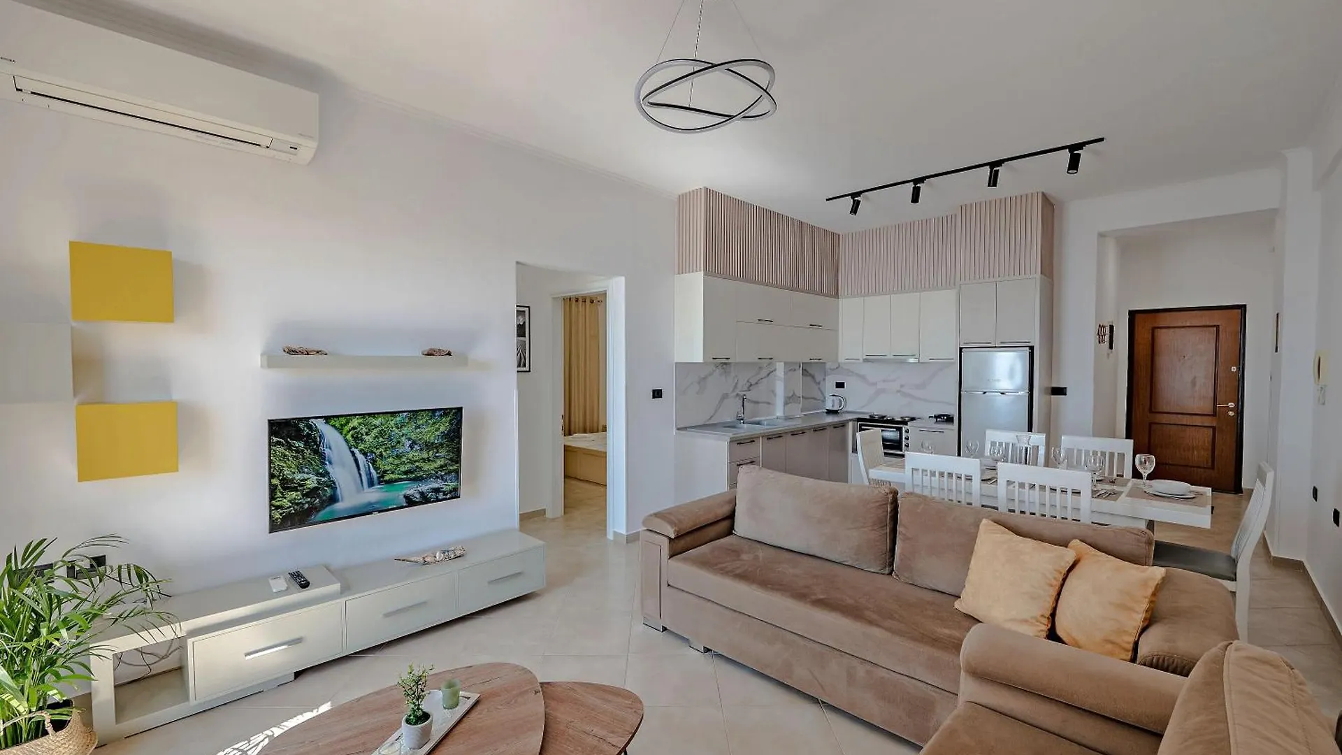 Sunny Apts Saranda 0*,